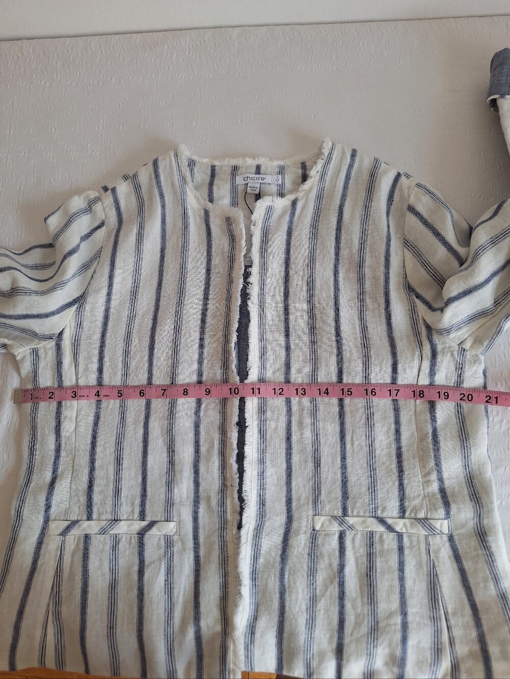NWT Chico's White and Blue Striped Cropped Blazer - Picture 4 of 11